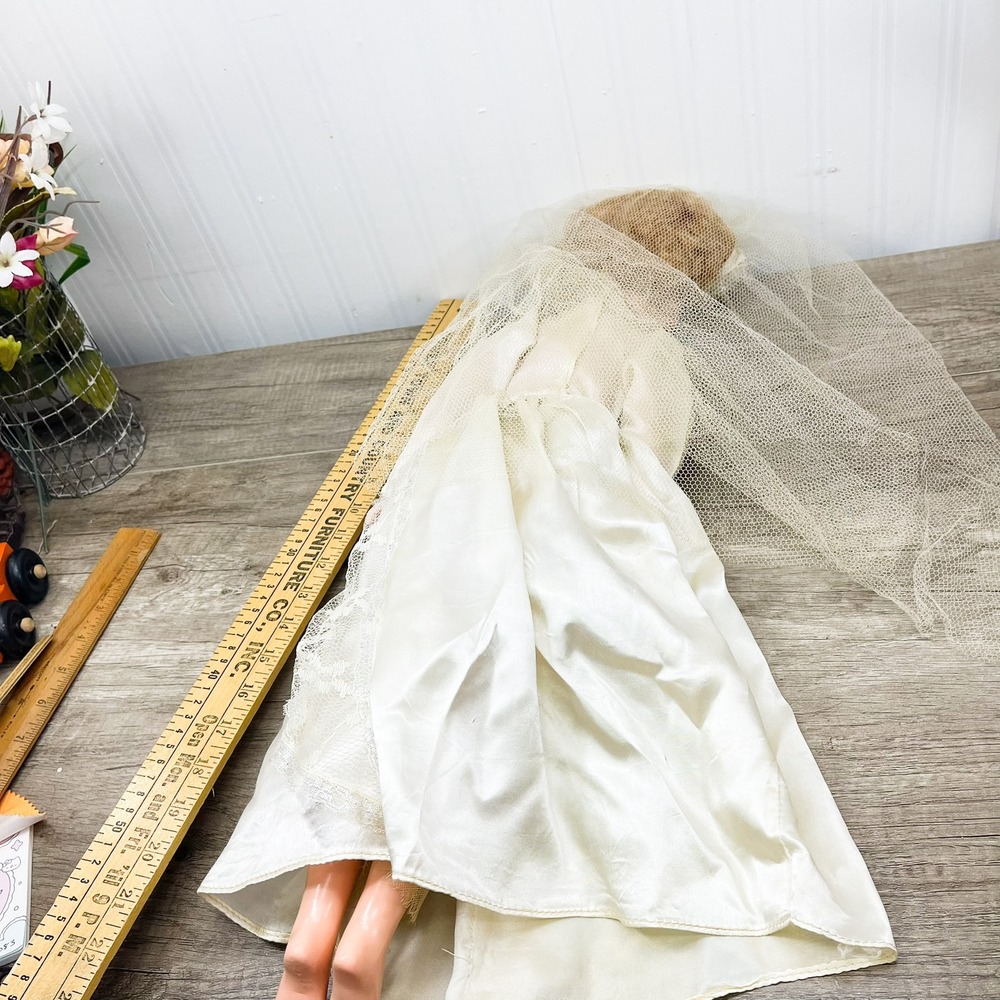 Vintage 24 Inch Bride Doll White Satin Lace Wedding Dress Veil 1950s Sleep Eyes - Picture 15 of 15